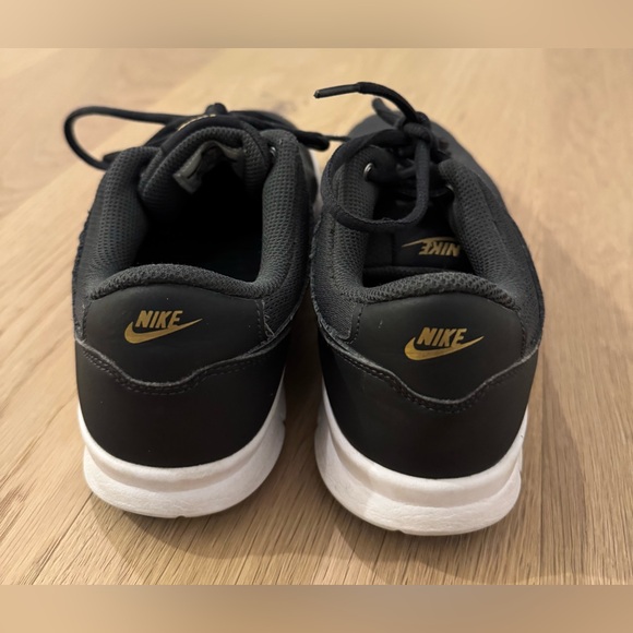 Nike Womens Orive Running Shoe Sneaker - Size 8 - Picture 2 of 6